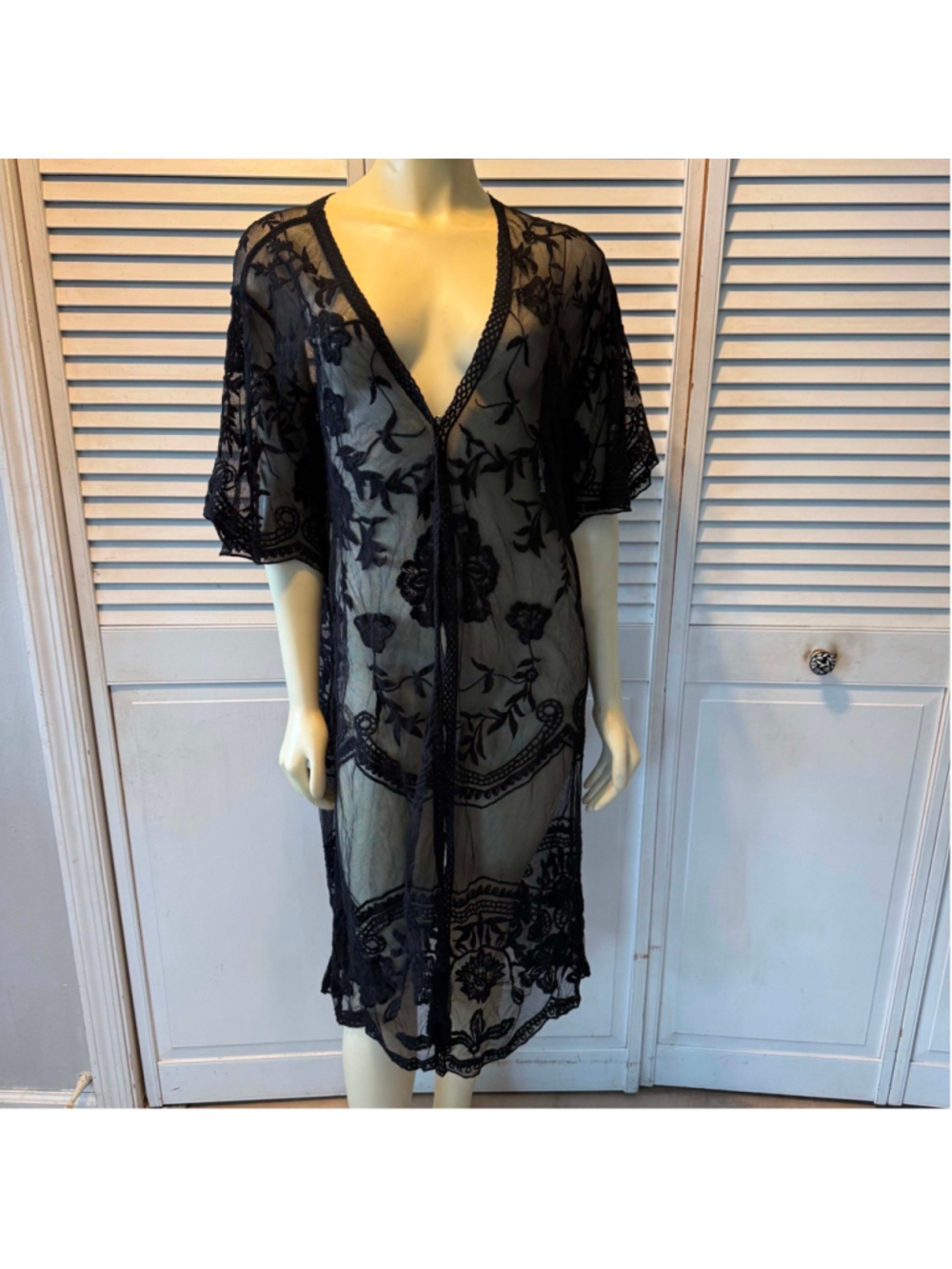 Women's Sirenlily Black Floral Lace Maternity Coverup XL